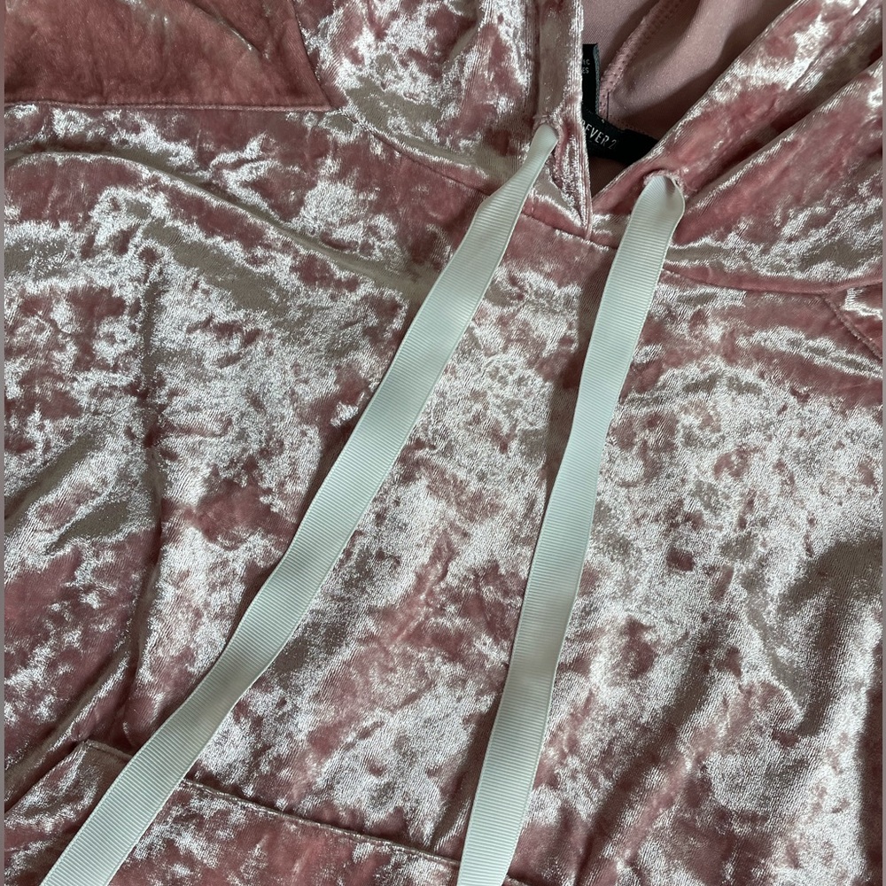 Pink velvet sleeveless top with hood